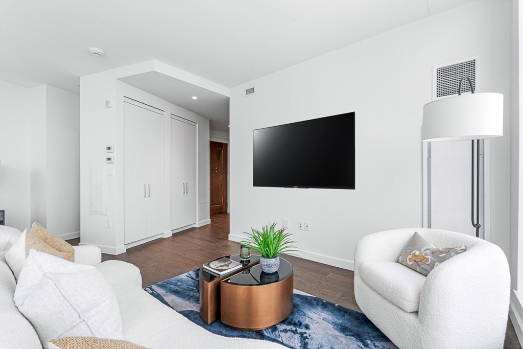 40 Trinity Place, Unit 1608 Boston, MA 02116 - Photo 4 of 39