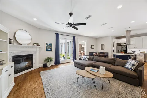 $1,450,000 | 2124 Gostick Street, Houston, TX 77008