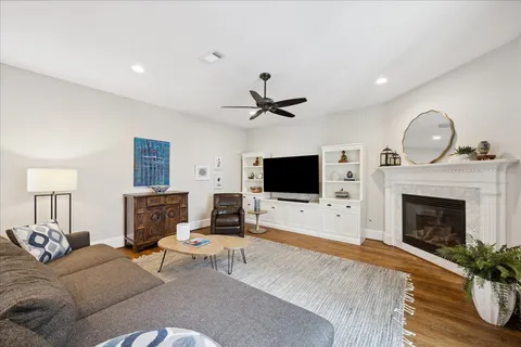 $1,450,000 | 2124 Gostick Street, Houston, TX 77008