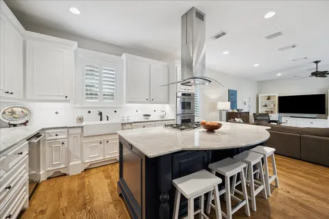 $1,450,000 | 2124 Gostick Street, Houston, TX 77008