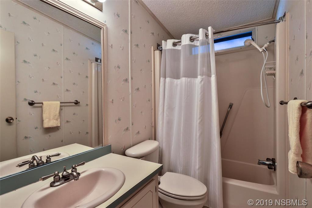 605 Navigators Way Edgewater, FL 32141 - Photo 8 of 31 Gallery Image 8