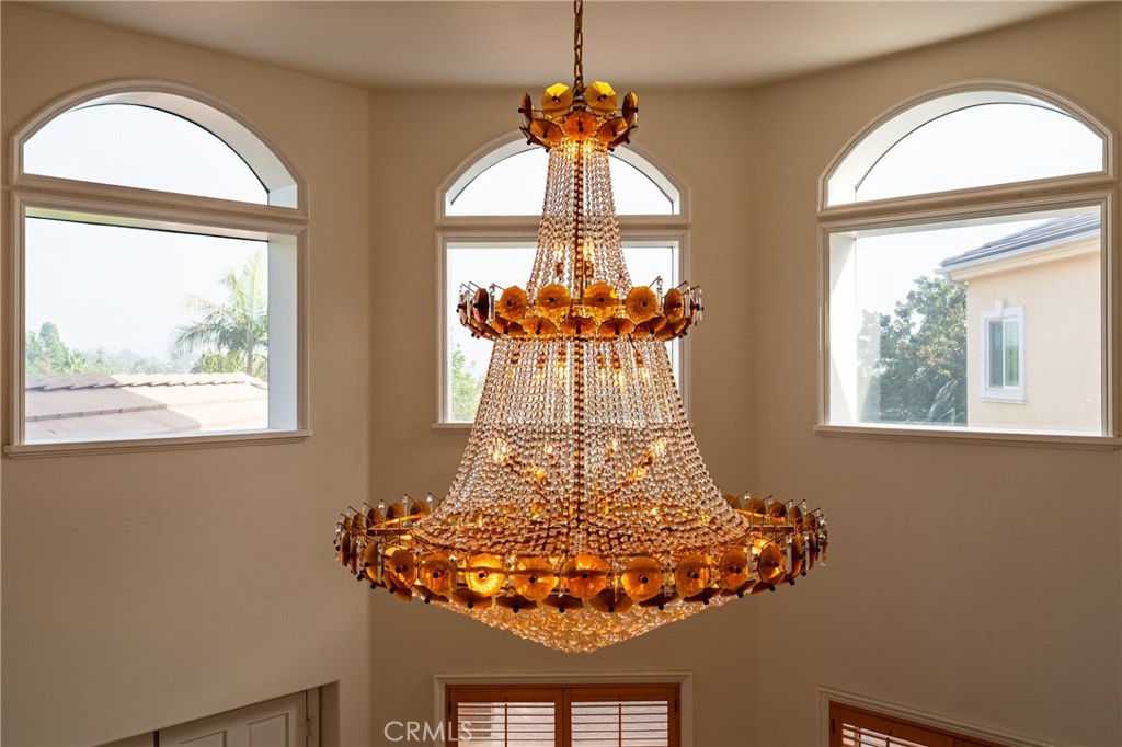 19910 Tennessee Trail Walnut, CA 91789 - Photo 55 of 70 a vase of flowers sitting on a table