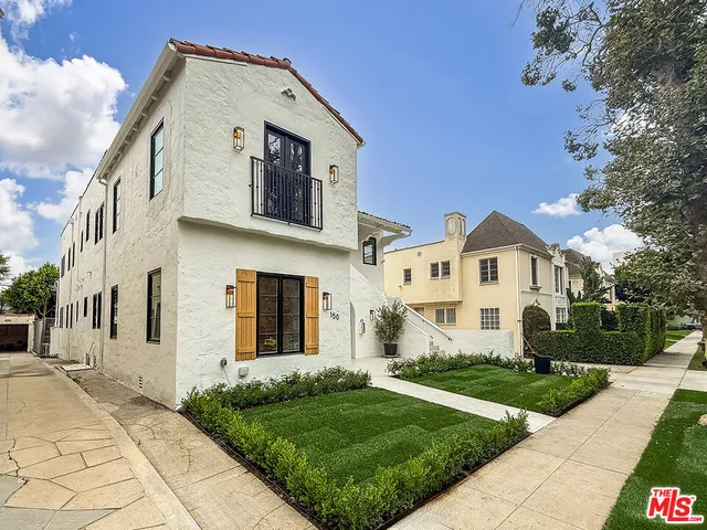 $5,995 | 150 North Arnaz Drive, Unit C, Beverly Hills, CA 90211