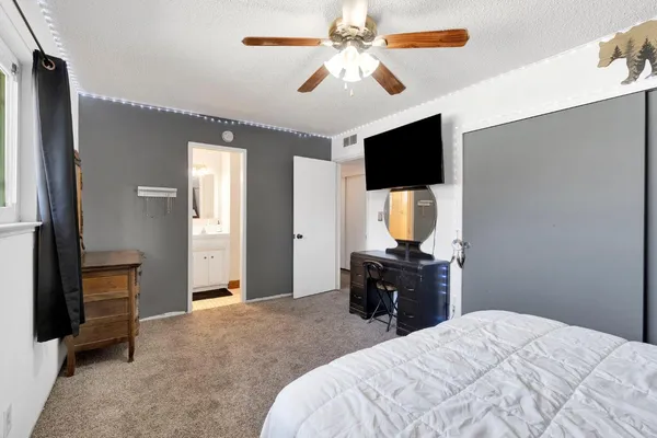 $525,000 | 2461 16th Avenue, Kingsburg, CA 93631