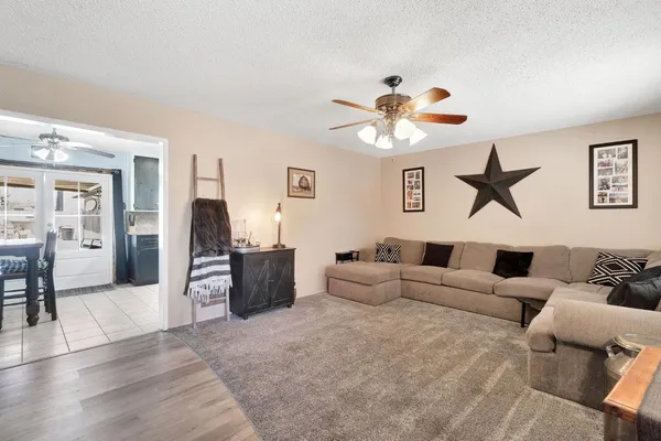 $525,000 | 2461 16th Avenue, Kingsburg, CA 93631
