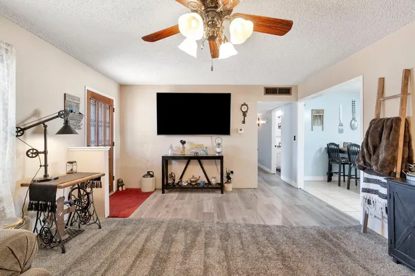 $525,000 | 2461 16th Avenue, Kingsburg, CA 93631