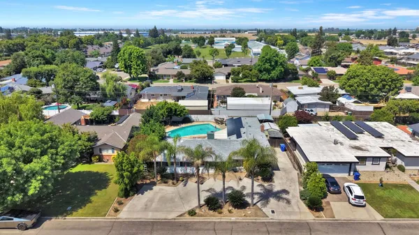 $525,000 | 2461 16th Avenue, Kingsburg, CA 93631