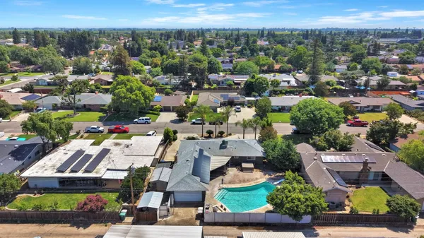 $525,000 | 2461 16th Avenue, Kingsburg, CA 93631