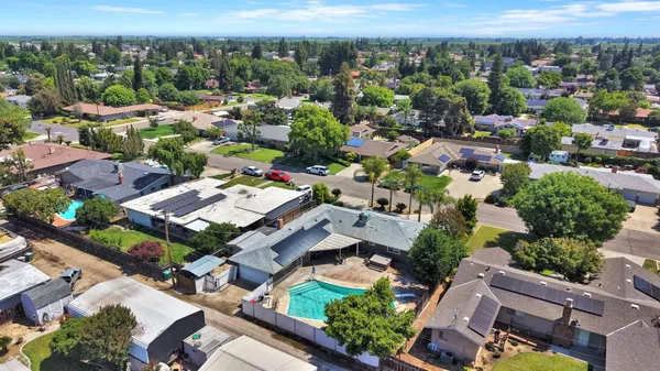 $525,000 | 2461 16th Avenue, Kingsburg, CA 93631