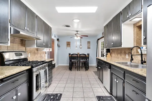$525,000 | 2461 16th Avenue, Kingsburg, CA 93631