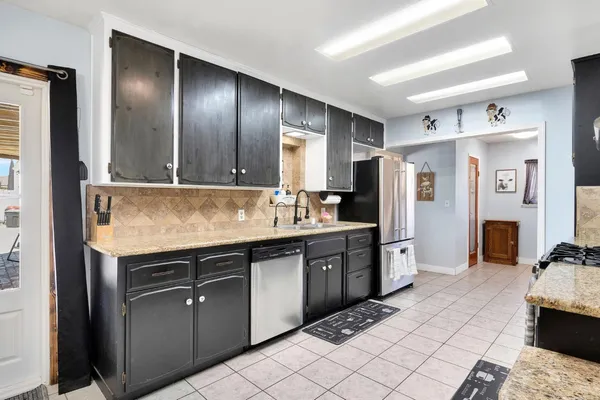 $525,000 | 2461 16th Avenue, Kingsburg, CA 93631