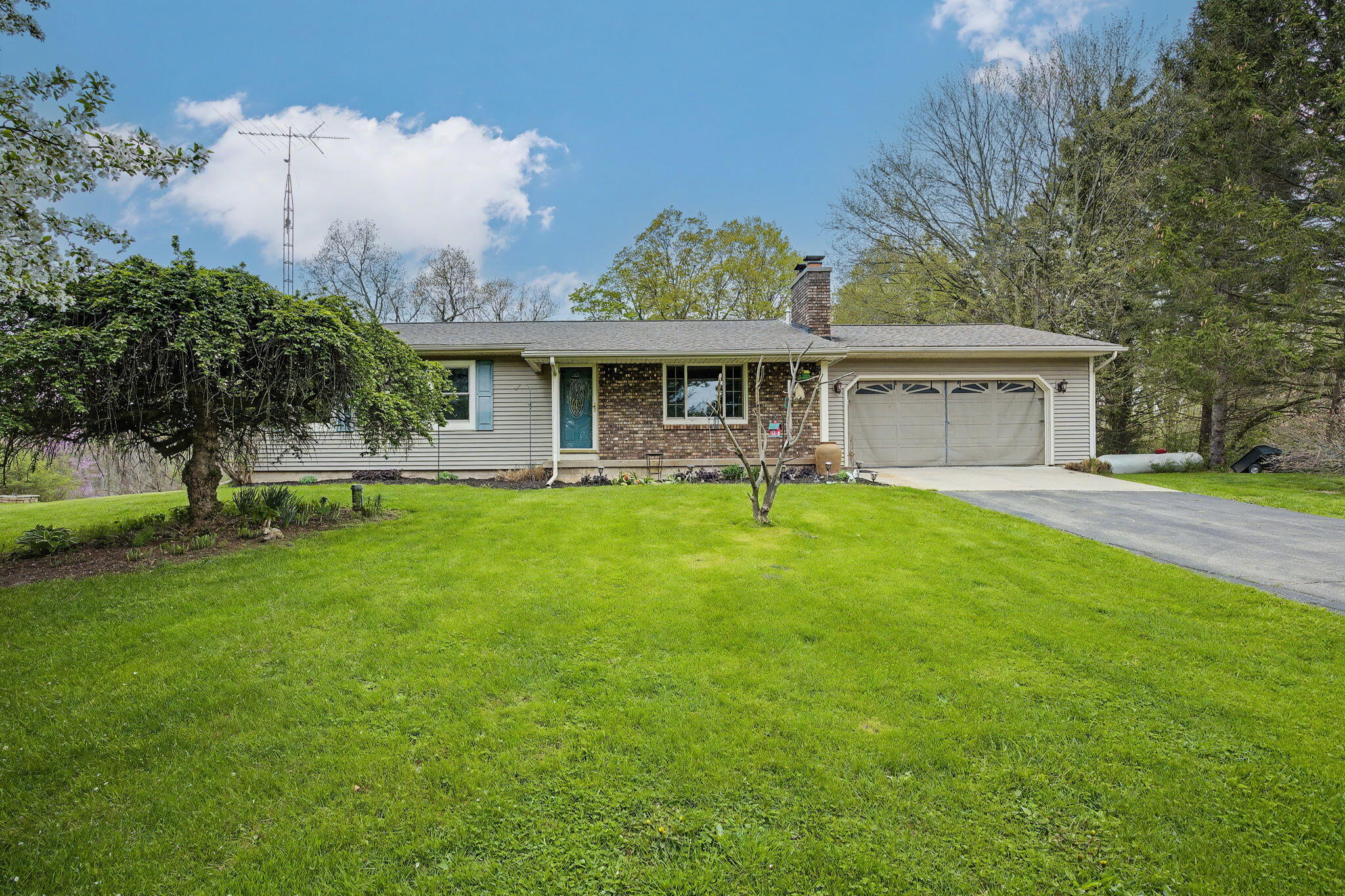 6950 Lacey Lake Road Bellevue, MI 49021 - Photo 2 of 53 1-web-or-mls-CQ1A7694
