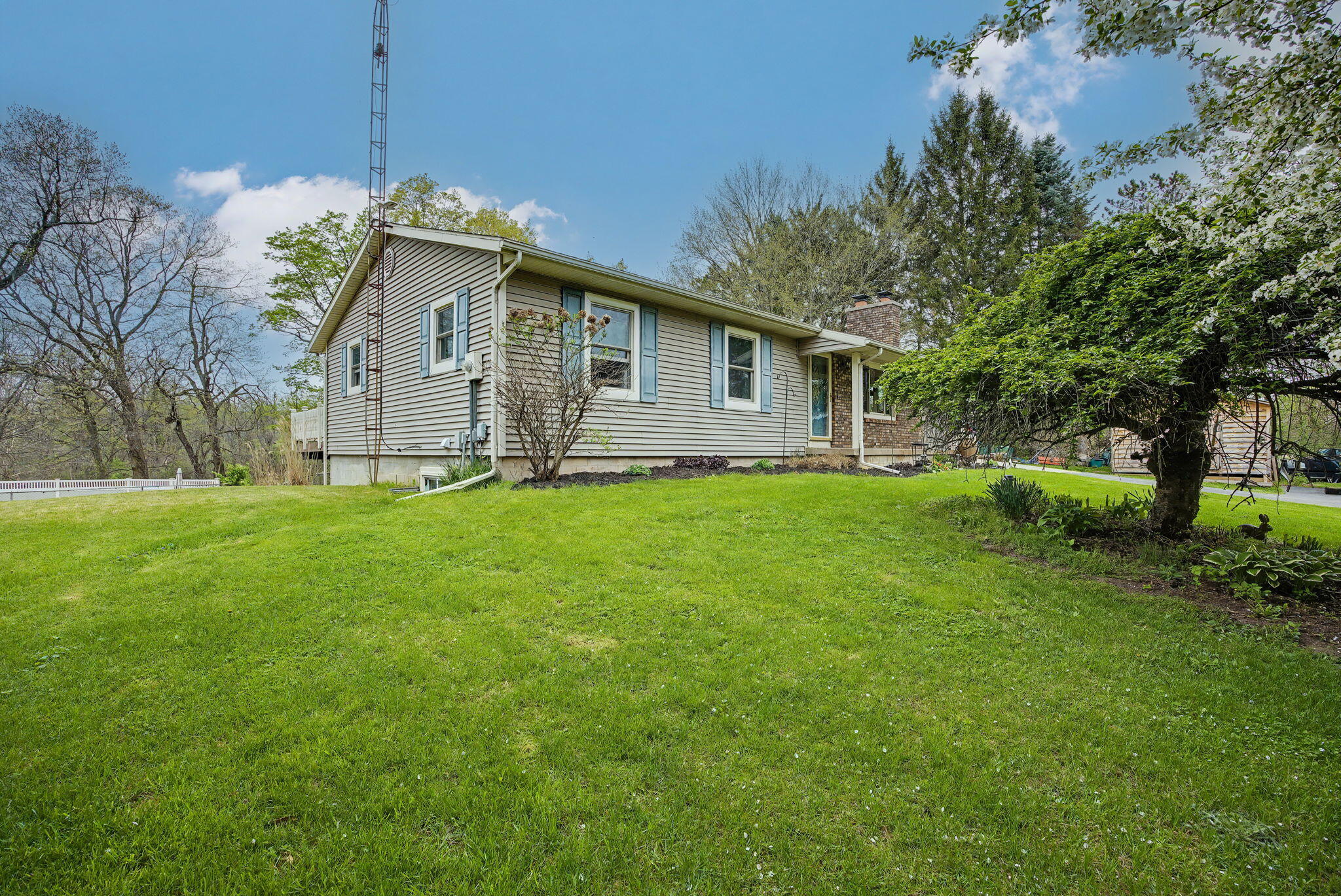 6950 Lacey Lake Road Bellevue, MI 49021 - Photo 4 of 53 4-web-or-mls-CQ1A7695