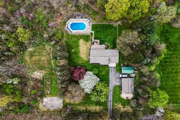 $440,000 | 6950 Lacey Lake Road, Bellevue, MI 49021