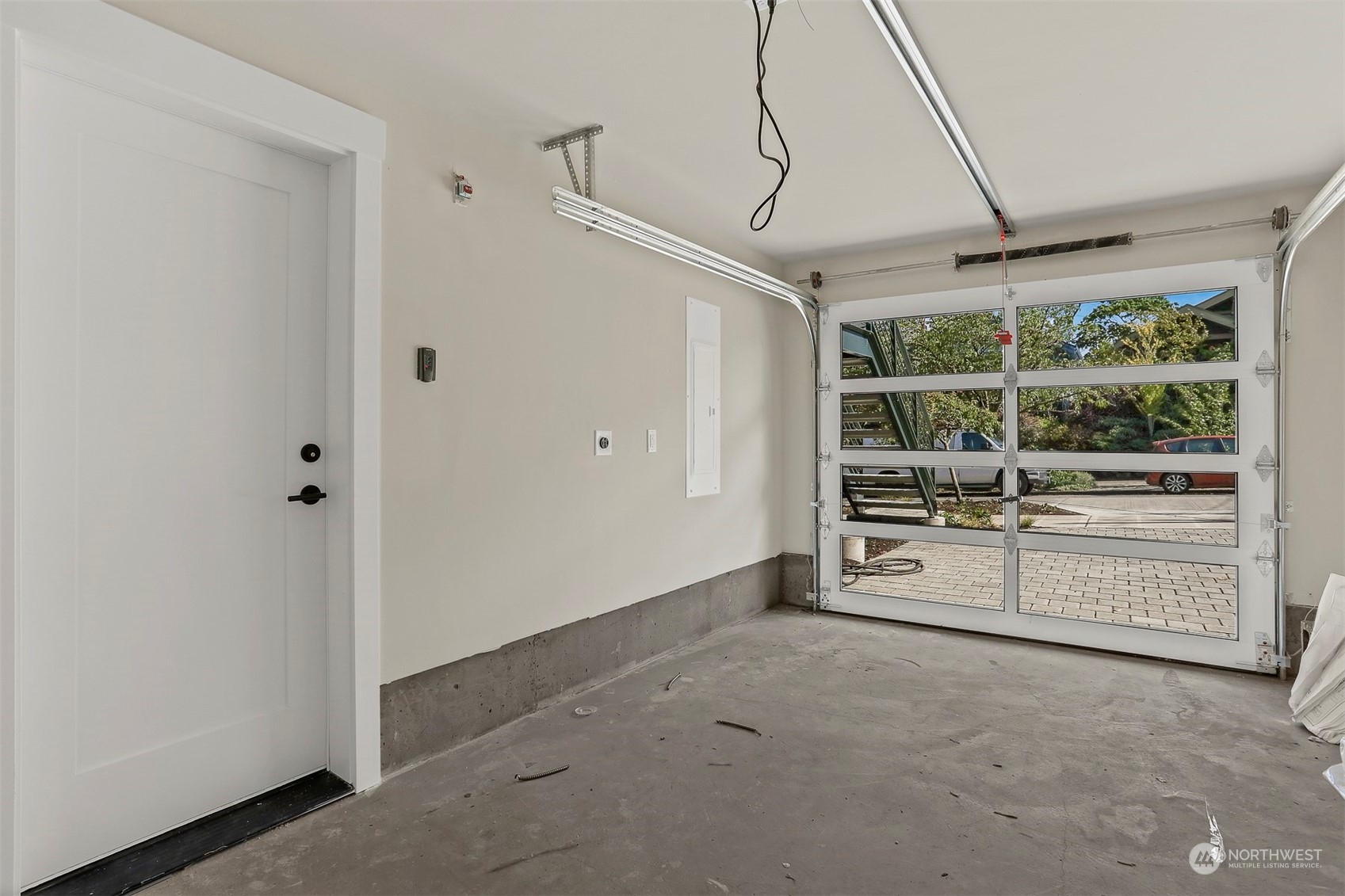 520 North 48th Street, Unit B Seattle, WA 98103 - Photo 35 of 38 a view of a room with furniture and windows