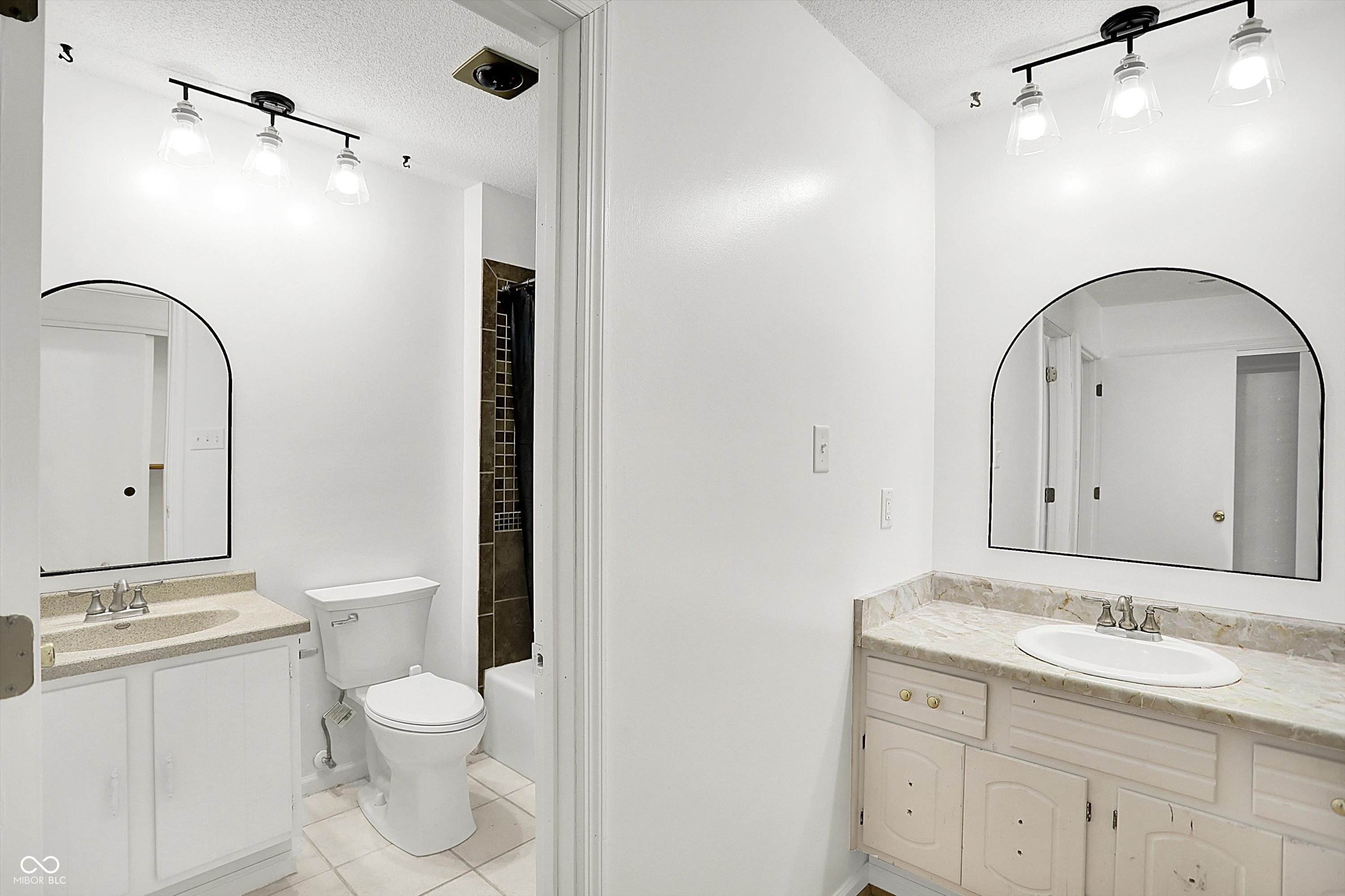 7642 Lancer Lane Lawrence, IN 46226 - Photo 24 of 36