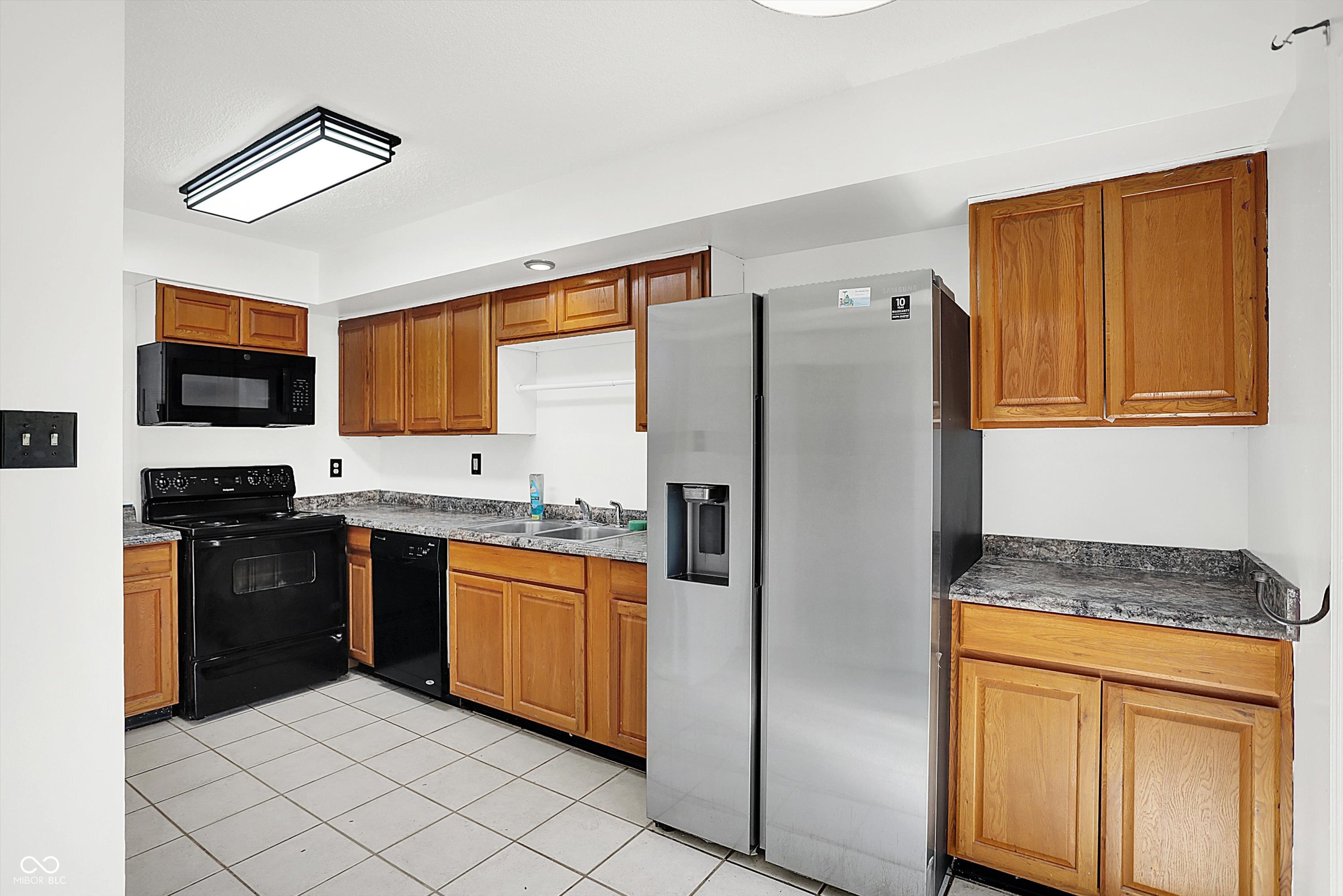 7642 Lancer Lane Lawrence, IN 46226 - Photo 5 of 36