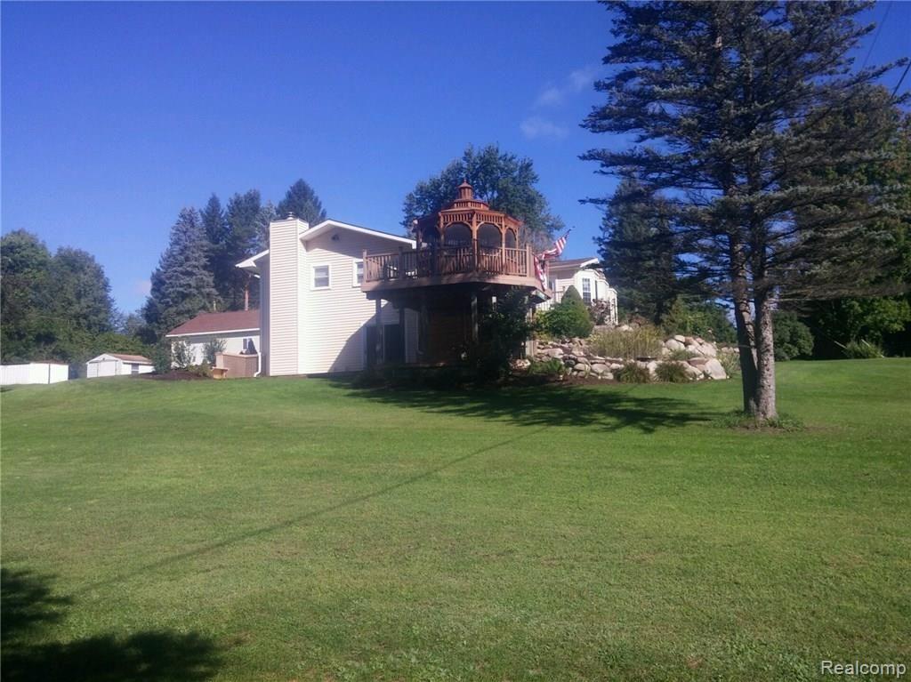 5425 North Burkhart Road Howell, MI 48855 - Photo 9 of 10 0911161037a.jpg