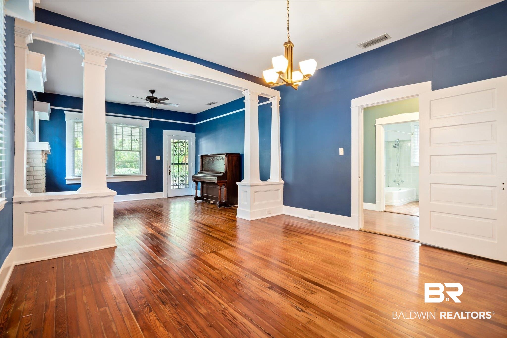 2561 Spring Hill Avenue Mobile, AL 36607 - Photo 7 of 23