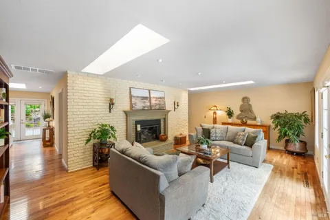 $1,698,000 | 4300 Warm Springs Road, Glen Ellen, CA 95442