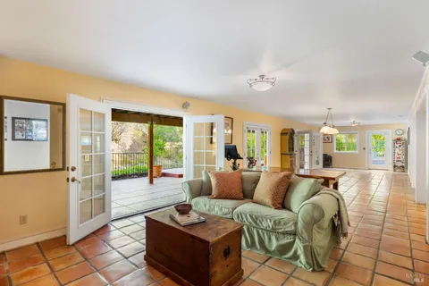 $1,698,000 | 4300 Warm Springs Road, Glen Ellen, CA 95442