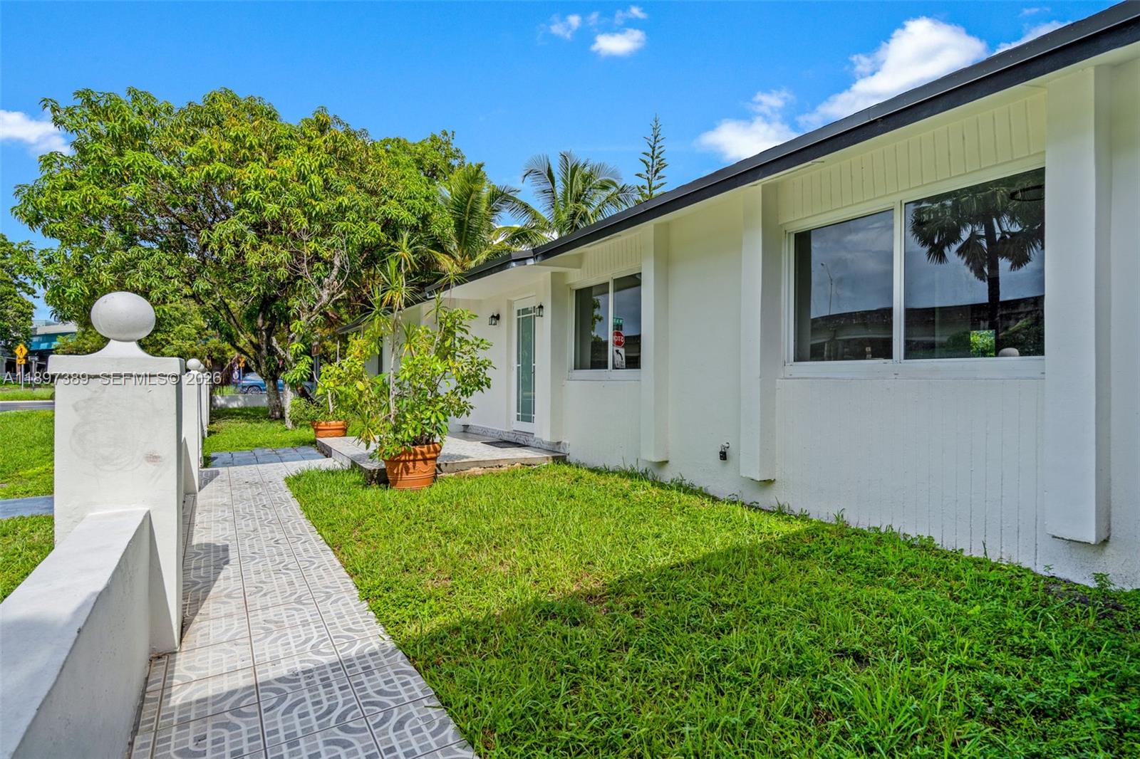 50 Southwest 26th Road Miami, FL 33129 - Photo 6 of 62 Gallery Image 6