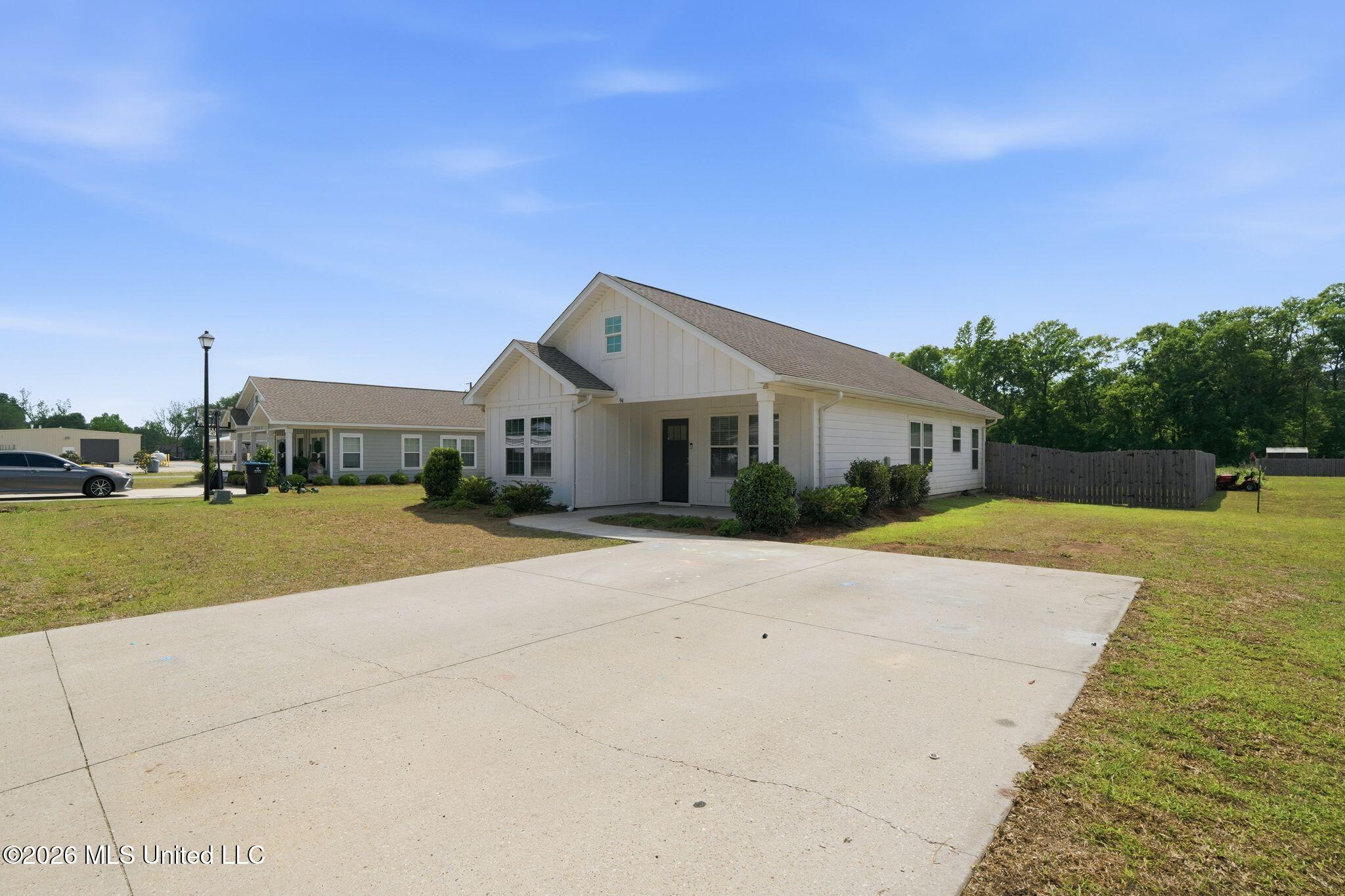 94 Ridge Lane Lucedale, MS 39452 - Photo 2 of 27 94_Ridge_Lane-4