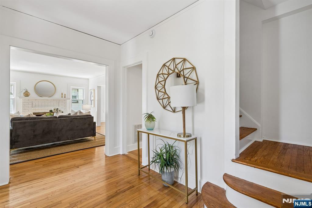 16 Duryea Road Montclair, NJ 07043 - Photo 4 of 39