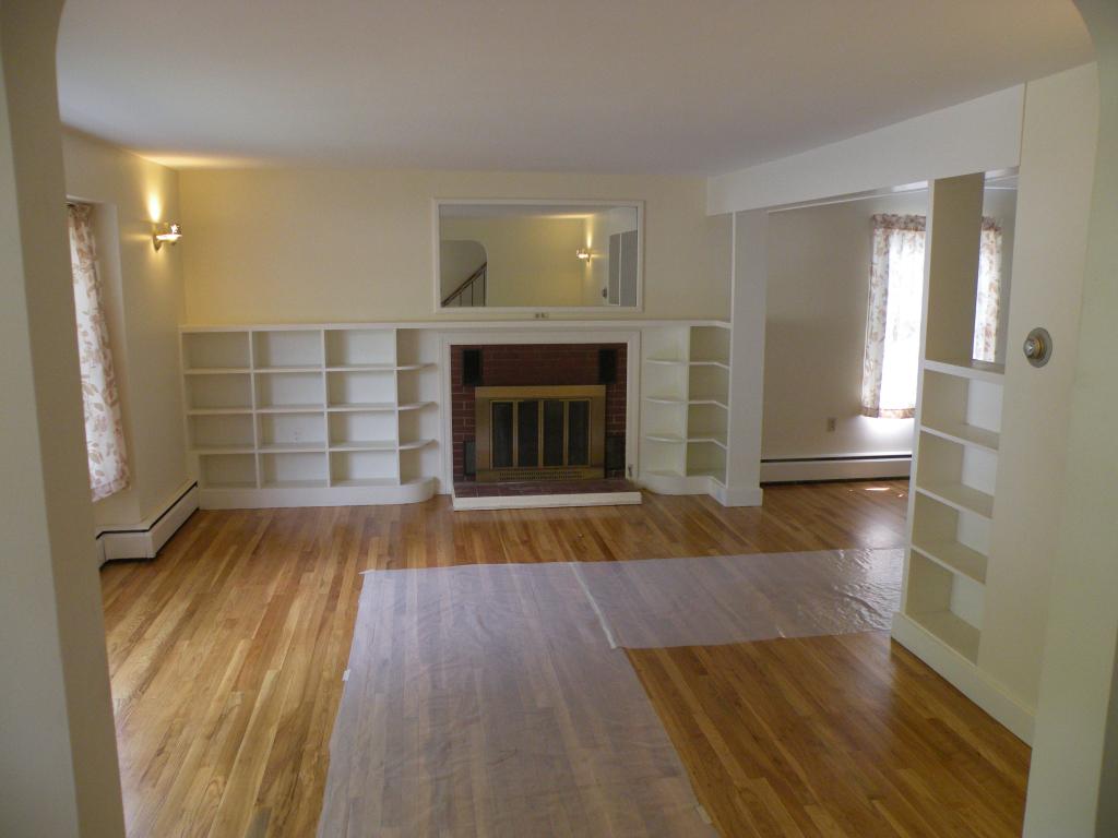 88 Birchwood Road Manchester, NH 03104 - Photo 2 of 22 Gallery Image 2