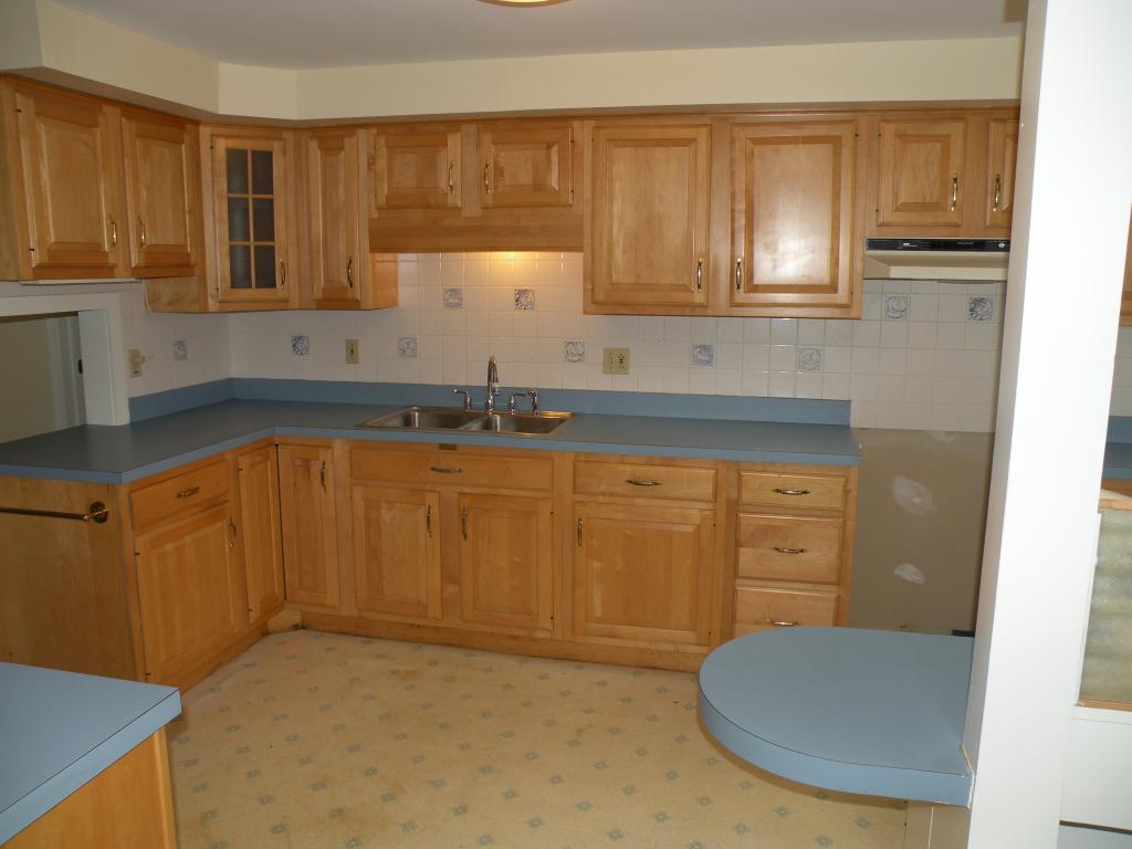 88 Birchwood Road Manchester, NH 03104 - Photo 11 of 22 Gallery Image 11