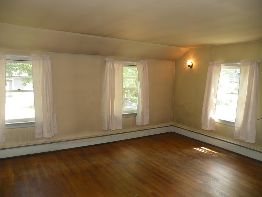 88 Birchwood Road Manchester, NH 03104 - Photo 13 of 22 Gallery Image 13