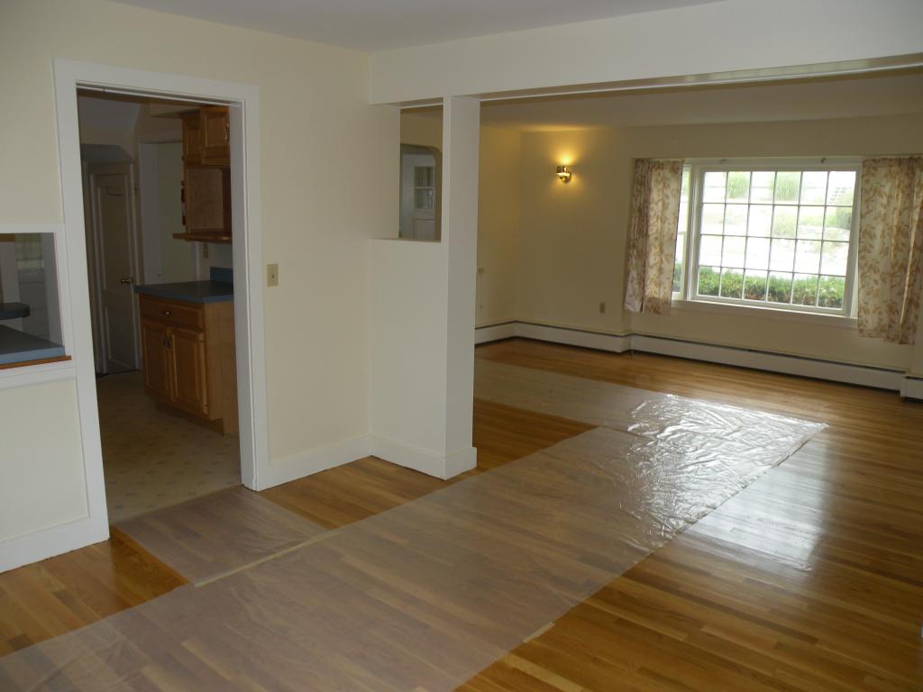 88 Birchwood Road Manchester, NH 03104 - Photo 4 of 22 Gallery Image 4