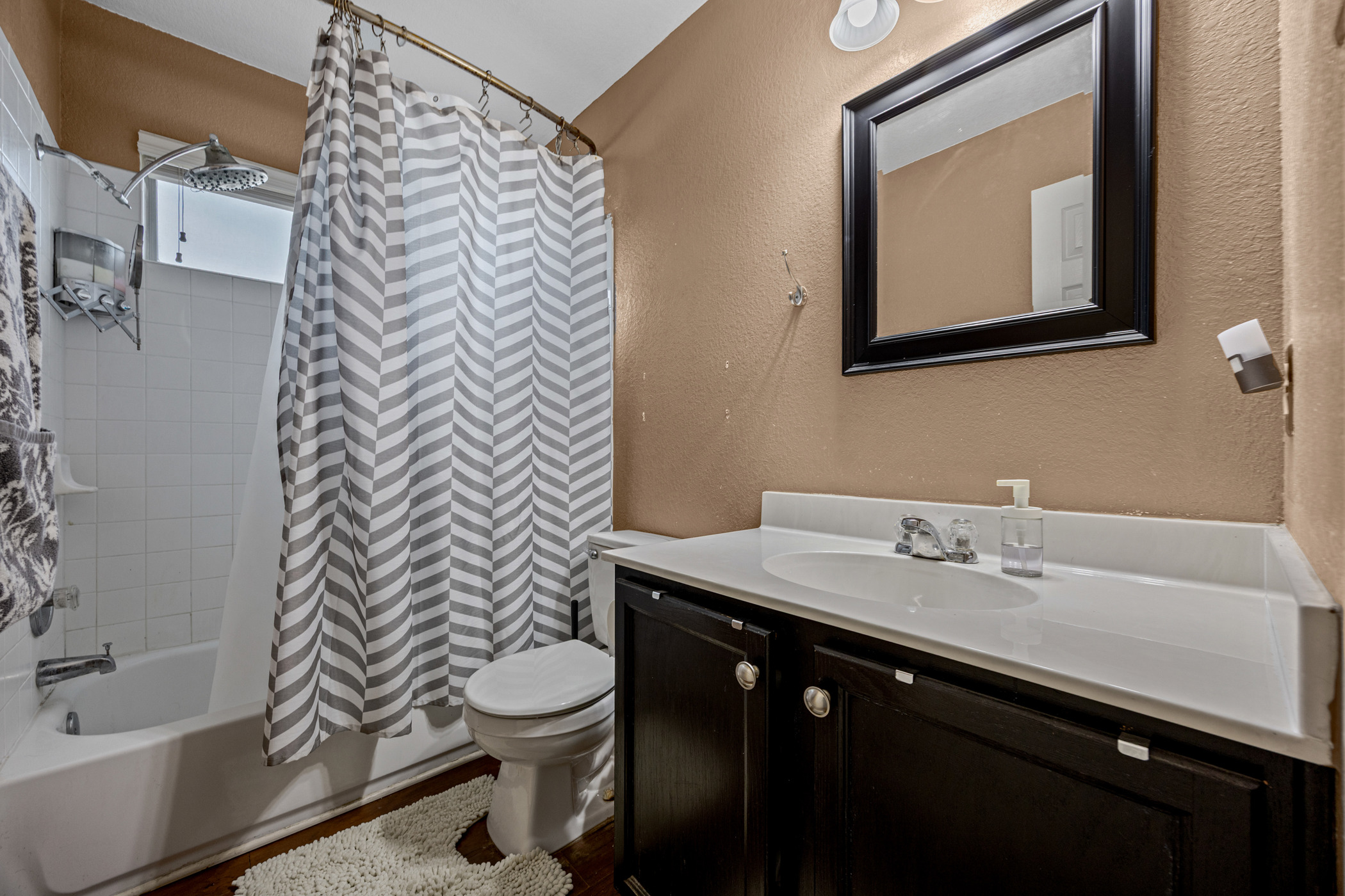 641 Fort Thomas Place Round Rock, TX 78664 - Photo 18 of 28 Full second bathroom.