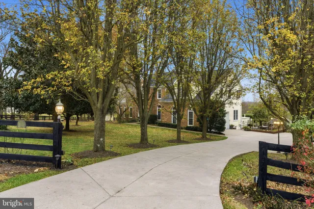 $1,339,000 | 15700 Trapshire Court, Waterford, VA 20197