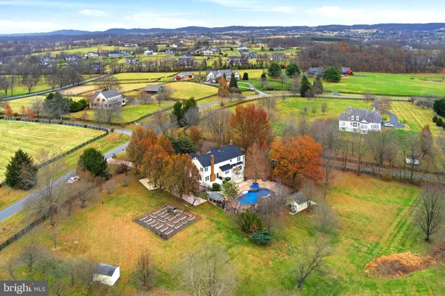 $1,339,000 | 15700 Trapshire Court, Waterford, VA 20197