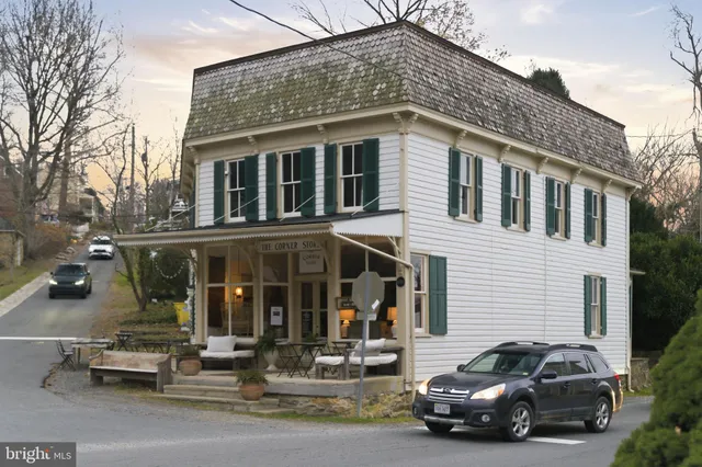 $1,339,000 | 15700 Trapshire Court, Waterford, VA 20197