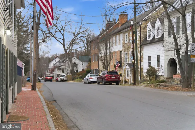 $1,339,000 | 15700 Trapshire Court, Waterford, VA 20197