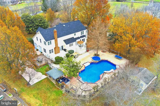 a view of livingroom with furniture and a fireplace