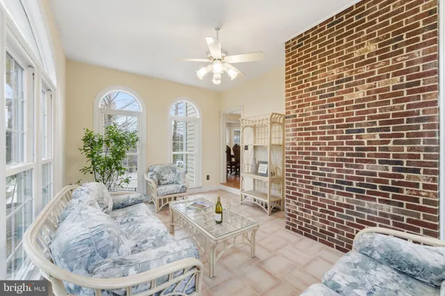 a view of a yard with a house