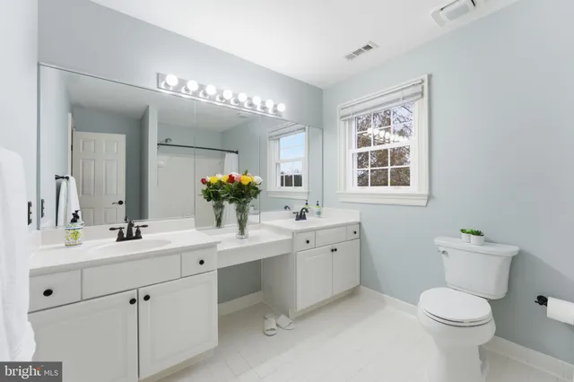 $1,339,000 | 15700 Trapshire Court, Waterford, VA 20197