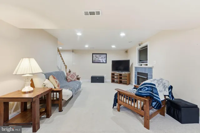 $1,339,000 | 15700 Trapshire Court, Waterford, VA 20197