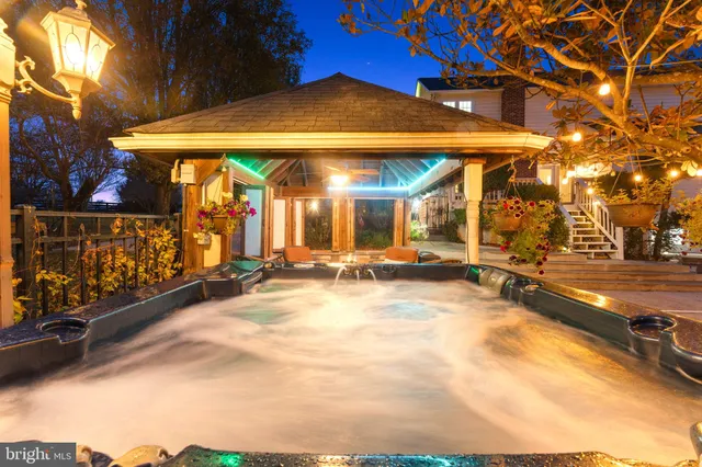 $1,339,000 | 15700 Trapshire Court, Waterford, VA 20197