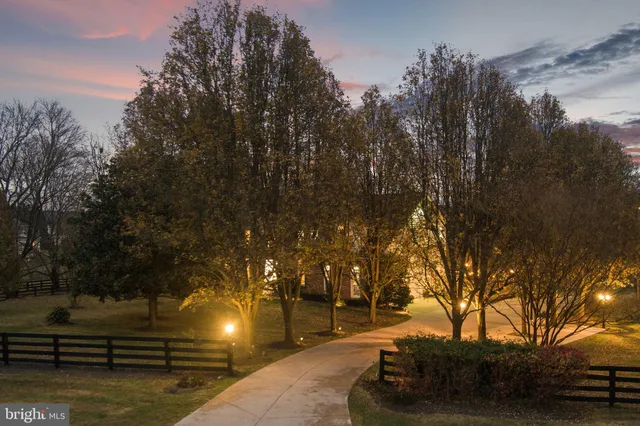 $1,339,000 | 15700 Trapshire Court, Waterford, VA 20197