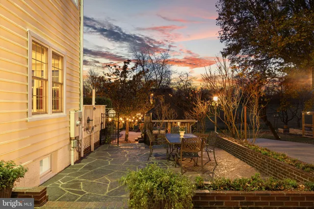 $1,339,000 | 15700 Trapshire Court, Waterford, VA 20197