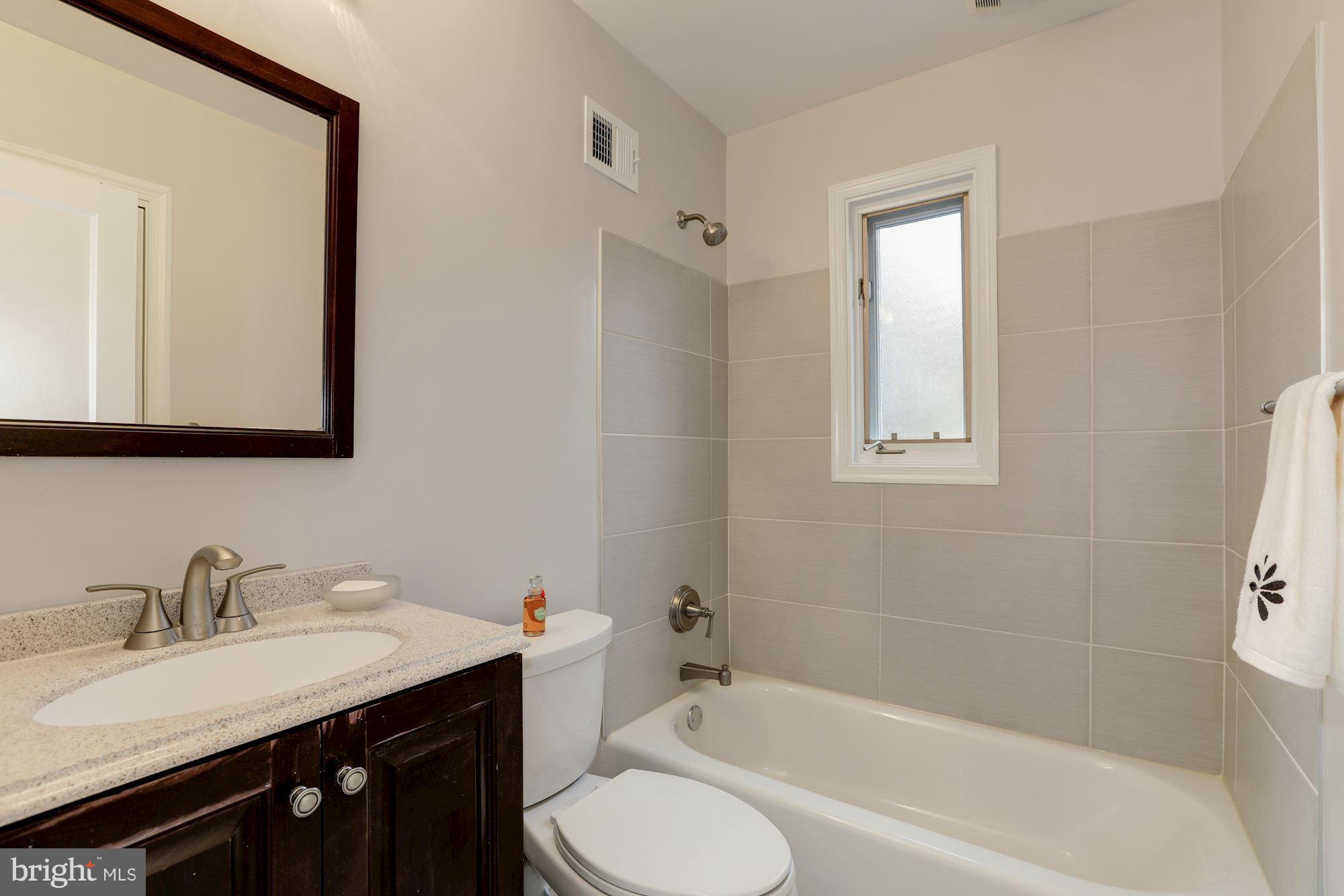 5826 Conway Road Bethesda, MD 20817 - Photo 13 of 30 Bath