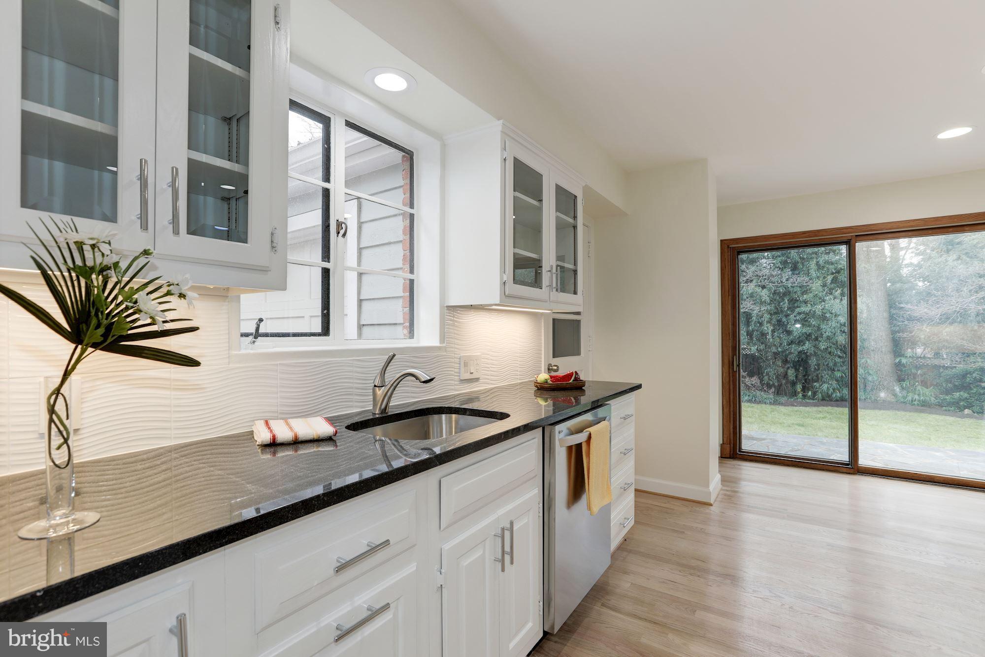 5826 Conway Road Bethesda, MD 20817 - Photo 4 of 30 Kitchen