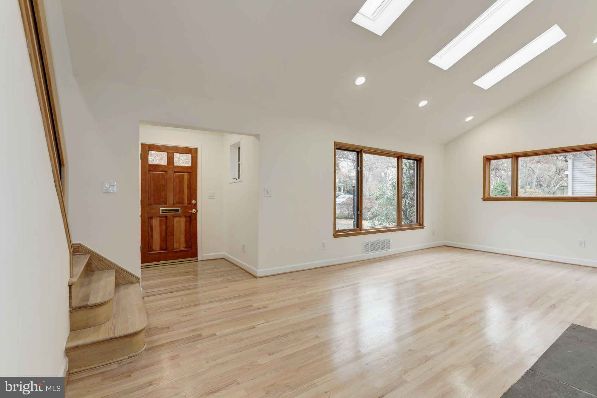 5826 Conway Road Bethesda, MD 20817 - Photo 8 of 30 Foyer and Living Room