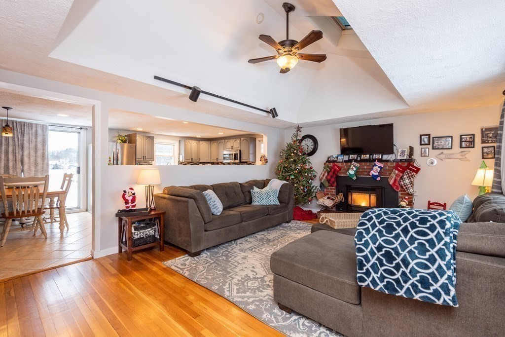11 Kent Road Lynn, MA 01904 - Photo 6 of 38 Gallery Image 6