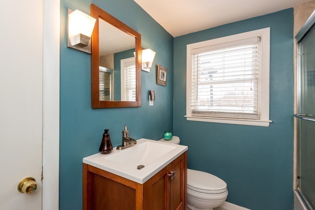 11 Kent Road Lynn, MA 01904 - Photo 10 of 38 Gallery Image 10
