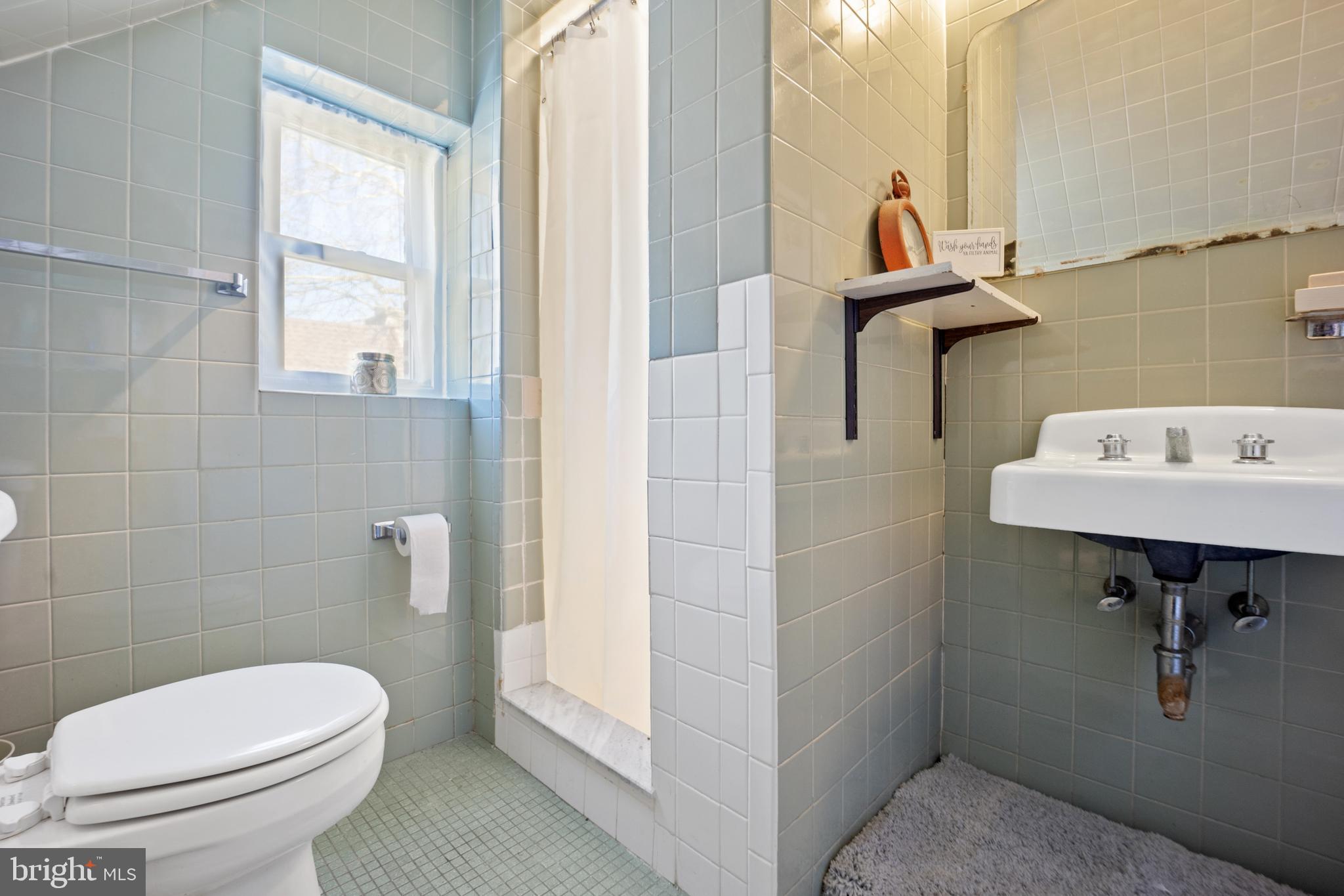 222 Lynbrooke Road Springfield, PA 19064 - Photo 32 of 42 #3rd Floor Full Bathroom With Walk-In Shower